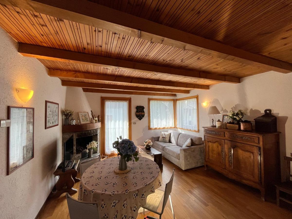 Chalet Blanc "Le Flocon" Courmayeur Exterior foto